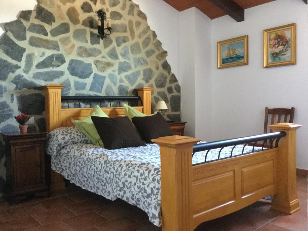Los Cazadores Bed & Breakfast El Gastor Exterior photo